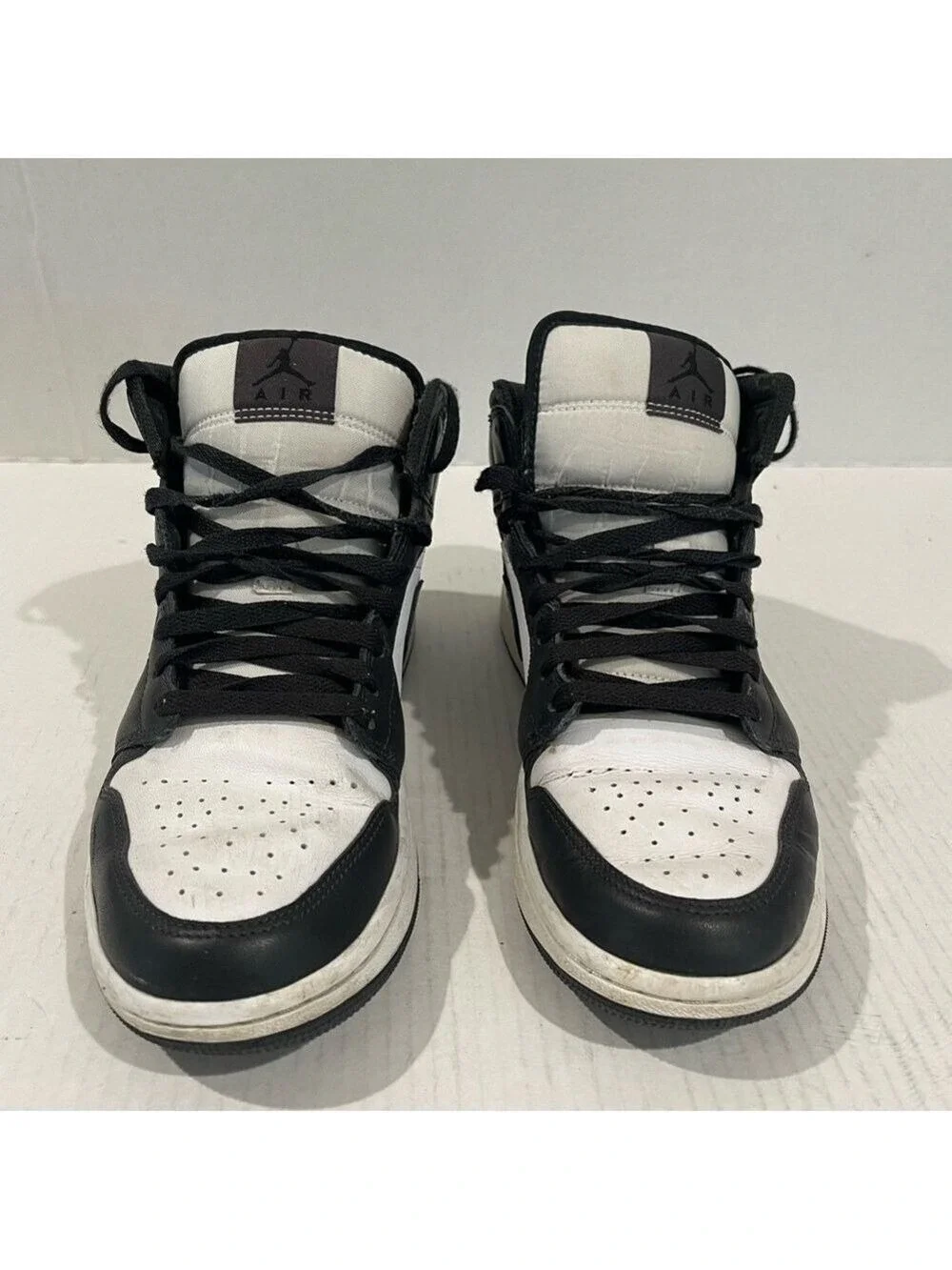 Men’s Jordan 1 Mid SE Panda Elephant Black & White High Top Shoes Size 9.5 US!